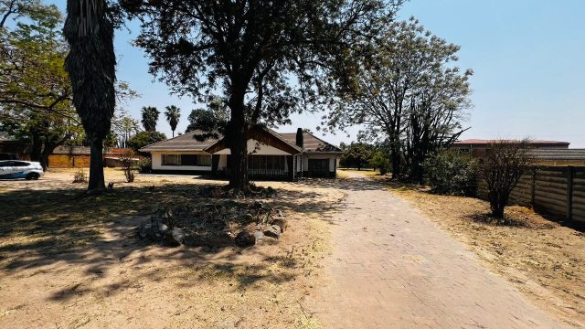 WhatsApp Image 2025-09-16 at 14.01.01